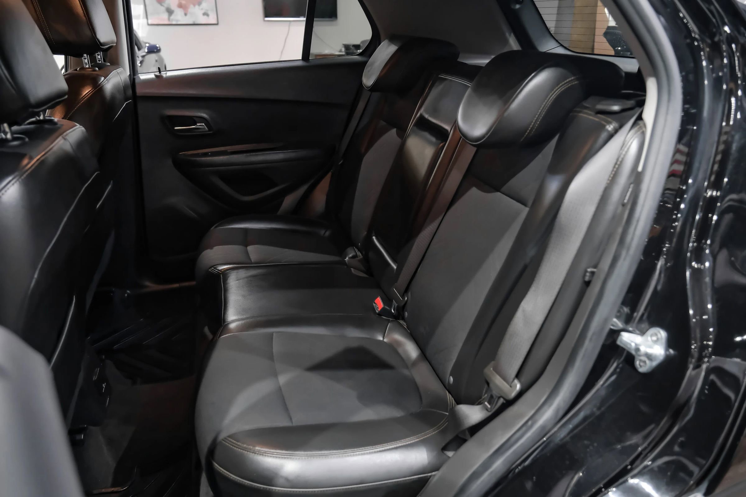 Used 2022 Chevrolet Trax LT w/ LT Convenience Package image 31