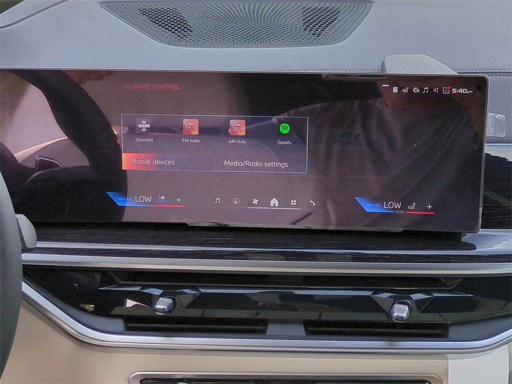 New 2026 BMW X7 M60i image 16