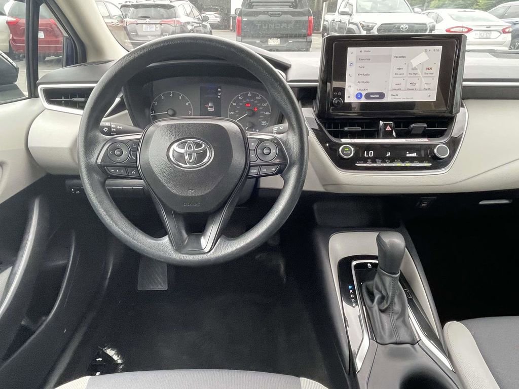 Used 2025 Toyota Corolla LE w/ Convenience Package FWD image 18