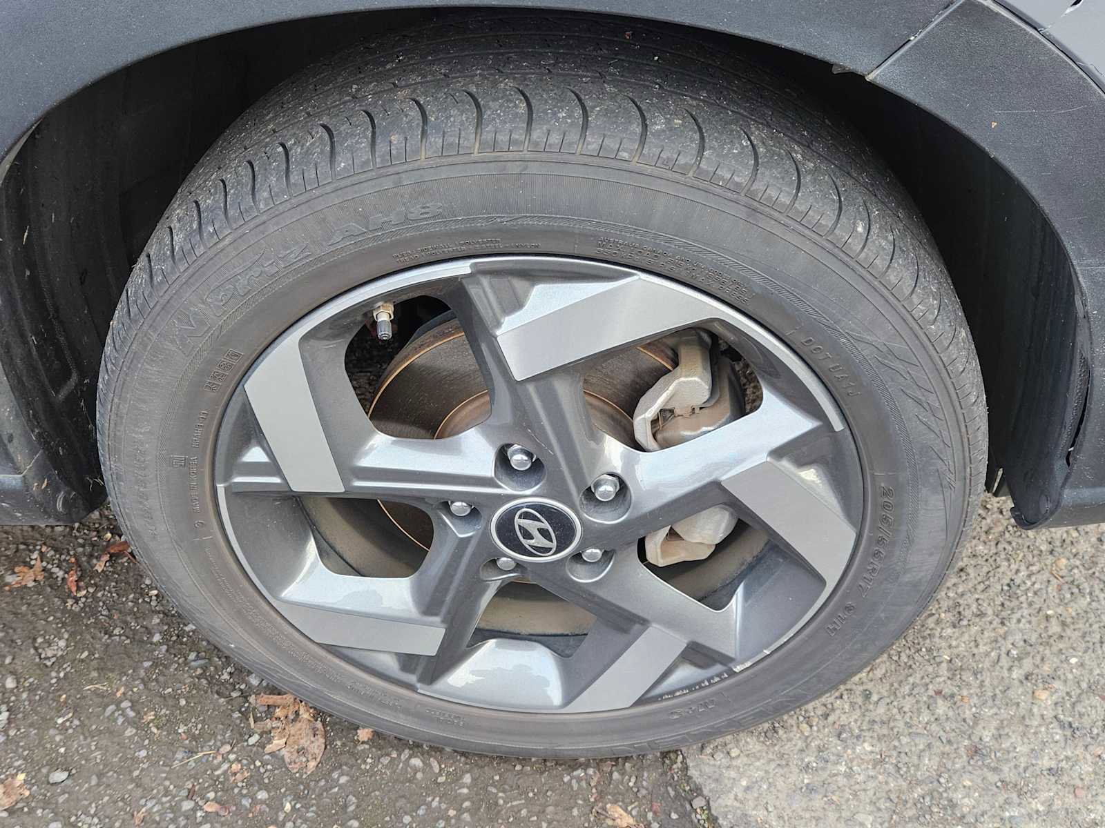 Used 2022 Hyundai Venue Limited image 6