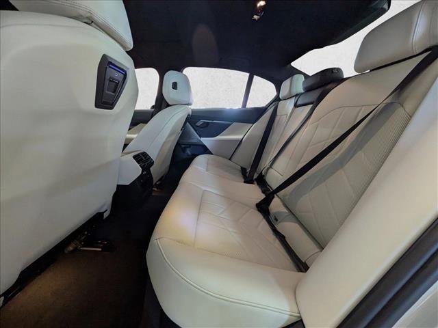 New 2026 BMW i5 eDrive40 w/ M Sport Package image 16