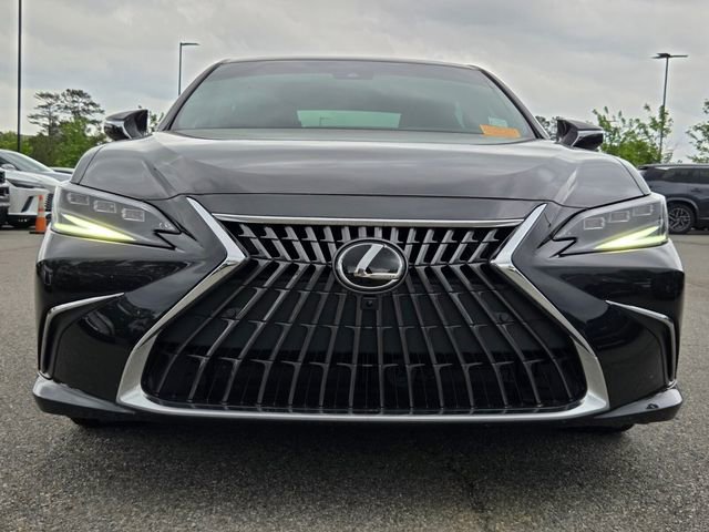 Used 2025 Lexus ES 300h Ultra Luxury w/ Accessory Package (Z1) FWD image 8