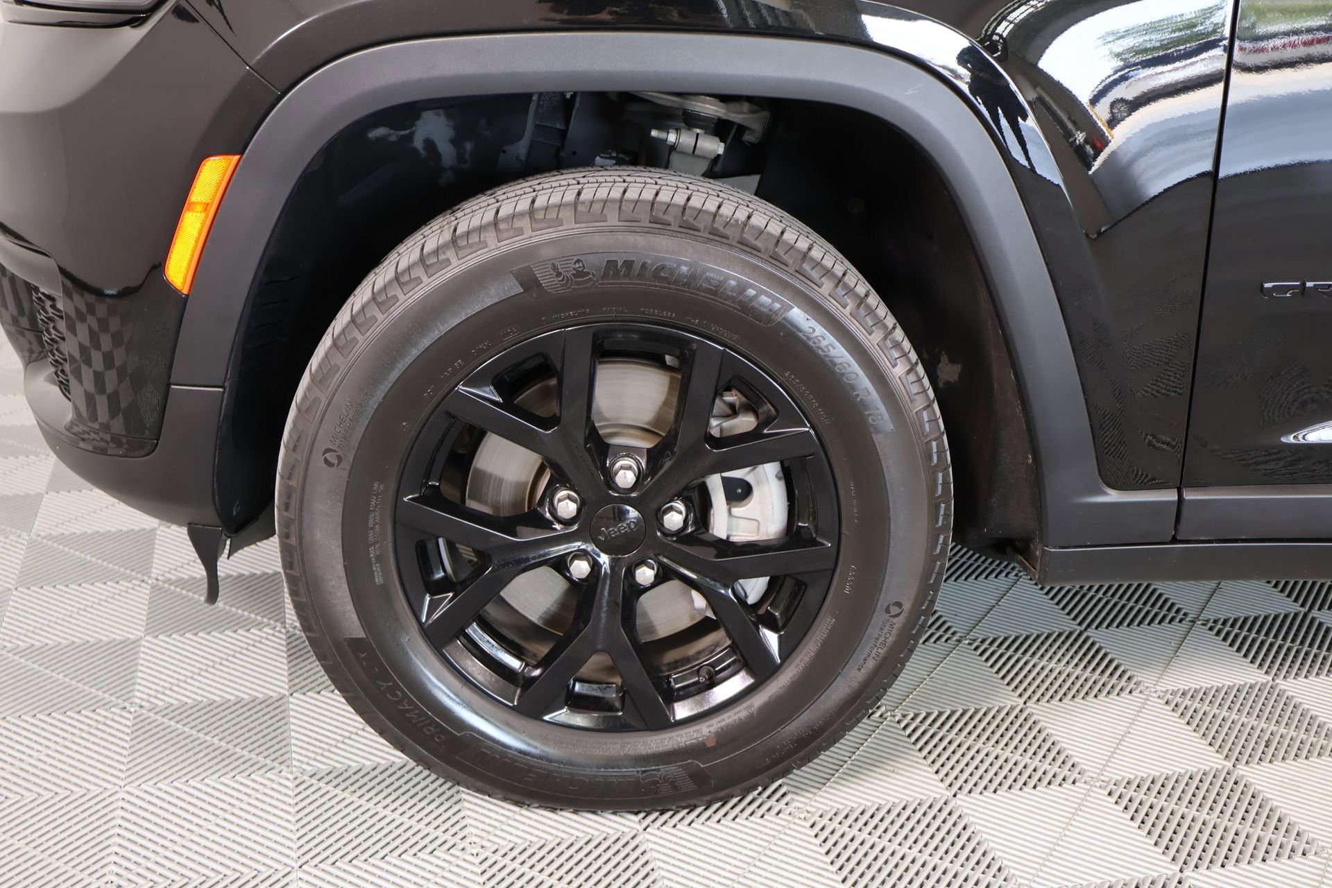 Used 2024 Jeep Grand Cherokee L Altitude RWD image 19