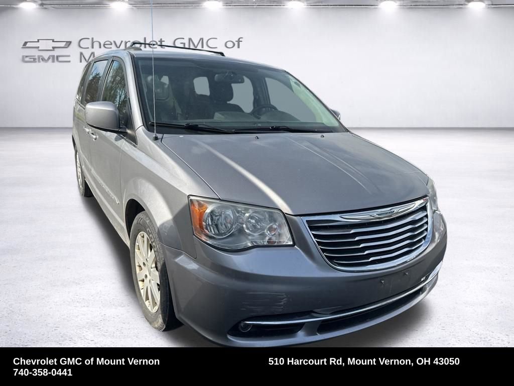 Used 2013 Chrysler Town & Country Touring image 5
