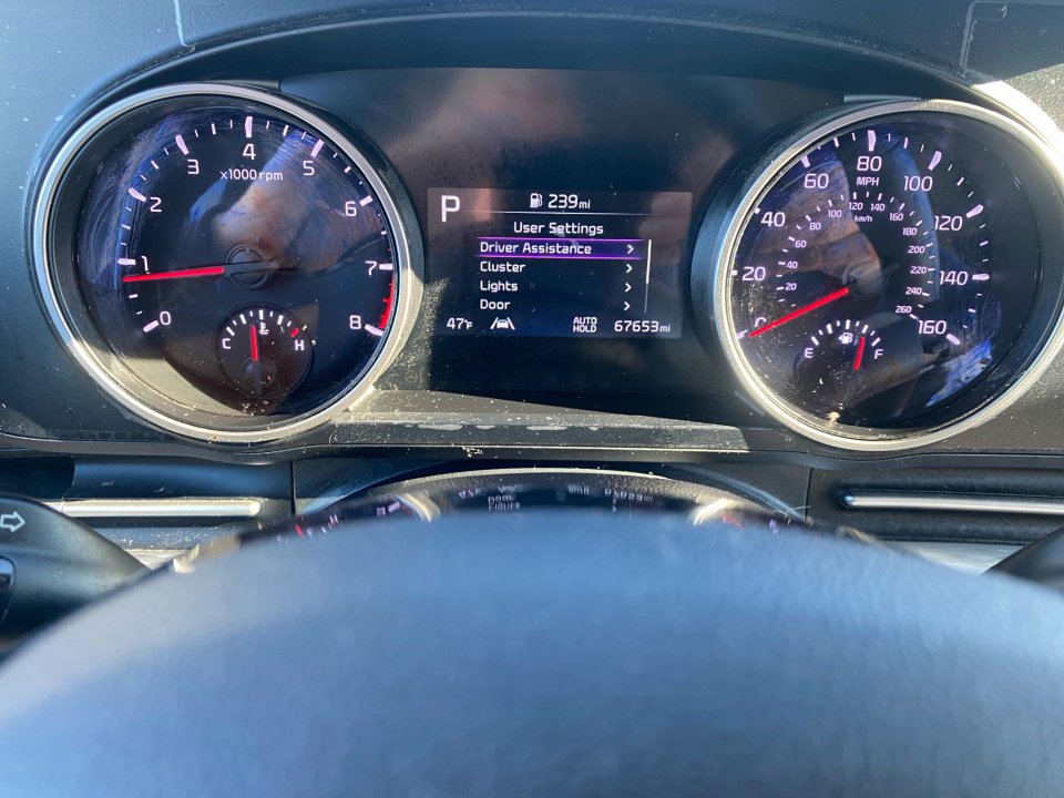 Used 2023 Kia Carnival LX image 23