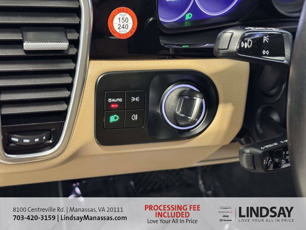 Used 2023 Porsche Cayenne Platinum Edition AWD/4WD image 26
