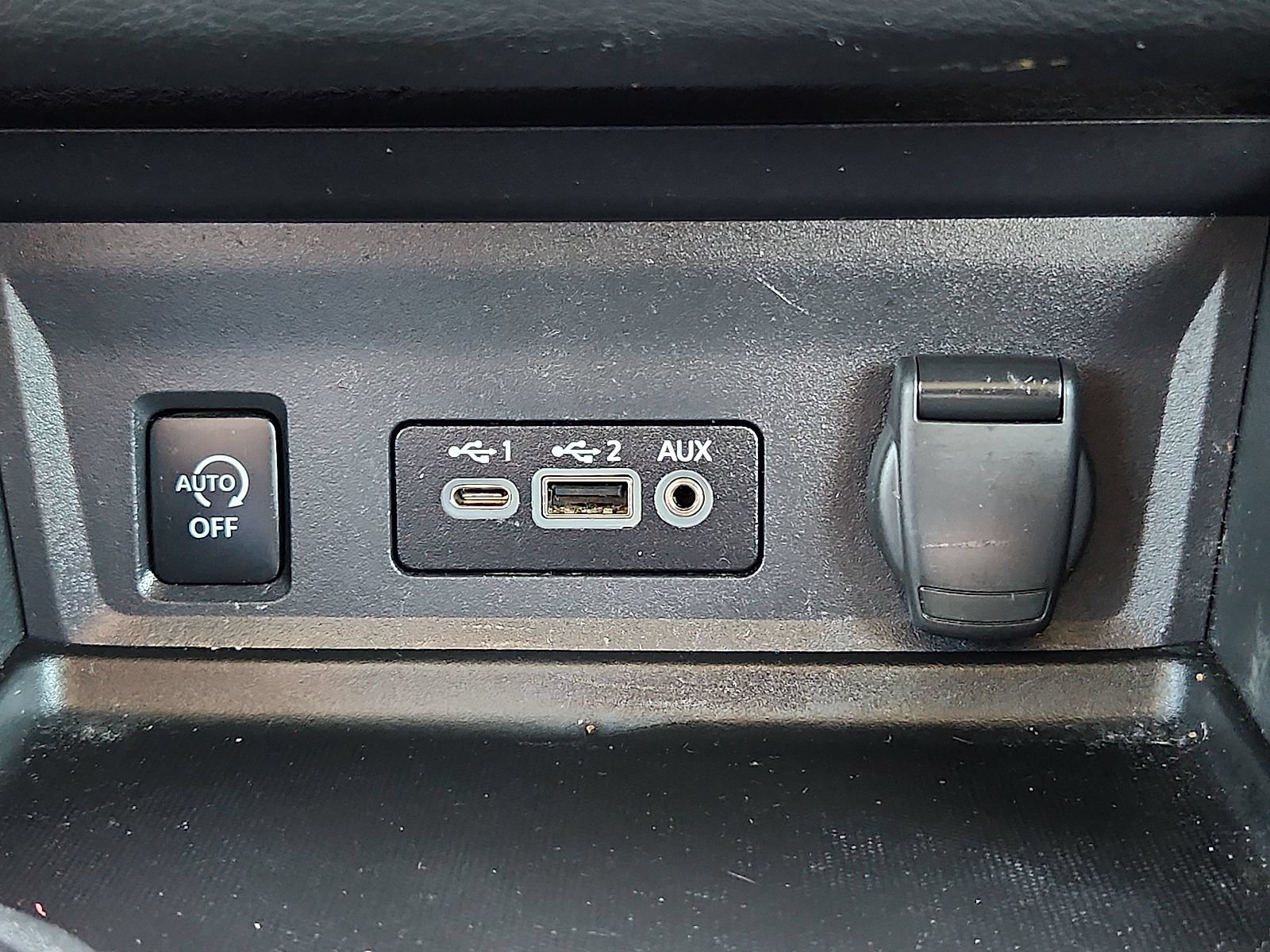 Used 2025 Nissan Sentra SV w/ All-Weather Package FWD image 17