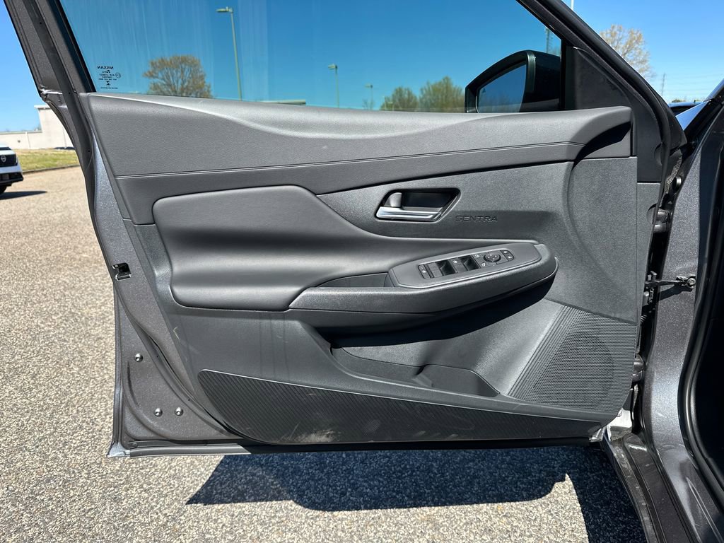 Used 2026 Nissan Sentra SV w/ SV Convenience Package image 6