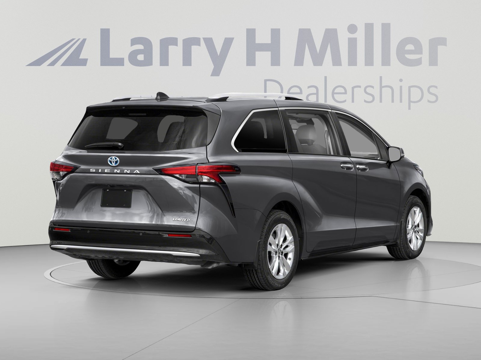Used 2024 Toyota Sienna Limited AWD/4WD image 2