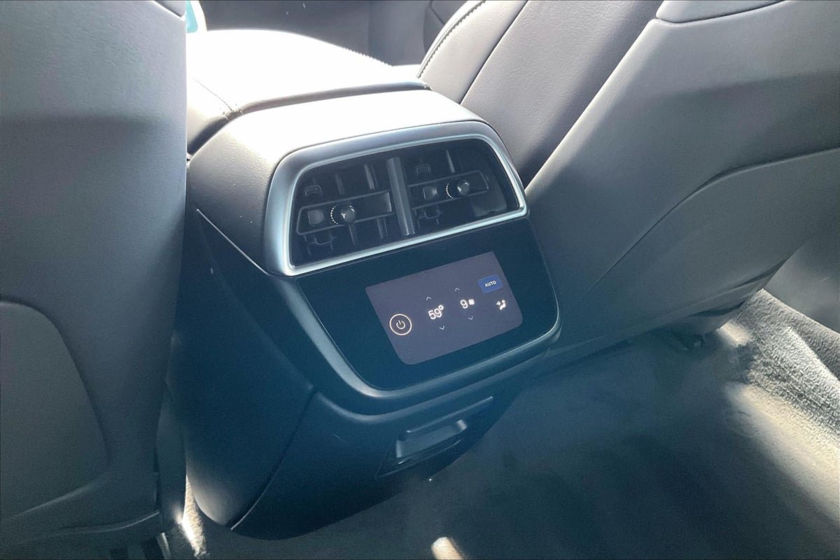 Used 2024 Lucid Air Pure RWD image 30