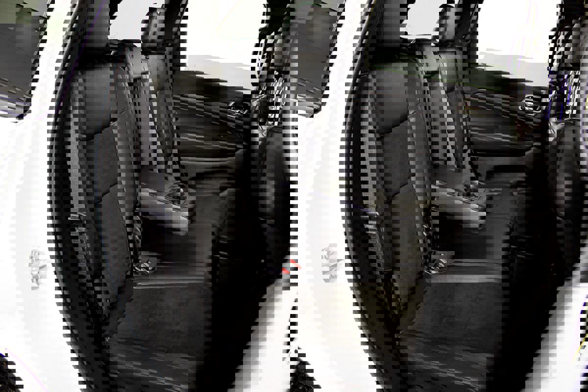 Used 2020 Jeep Grand Cherokee Altitude image 39