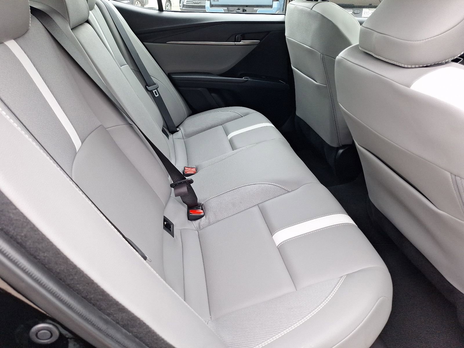 Used 2025 Toyota Camry SE FWD image 31