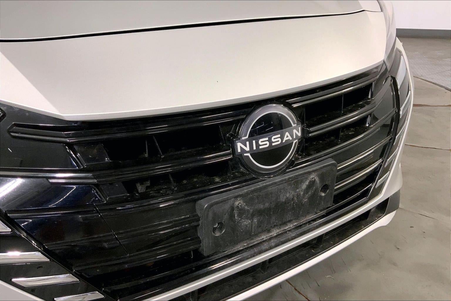 Used 2025 Nissan Versa SV FWD image 27
