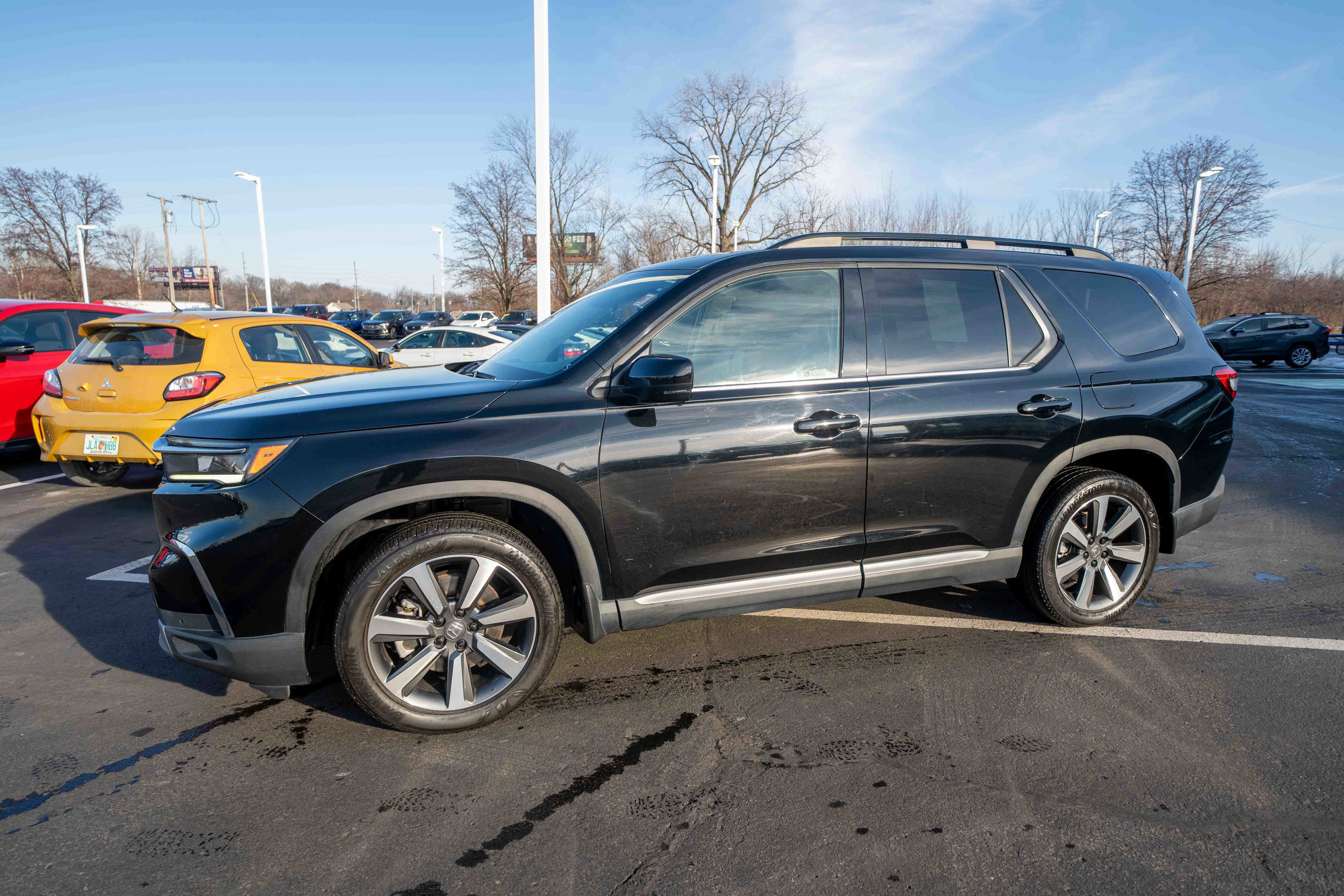 Used 2024 Honda Pilot Touring image 3