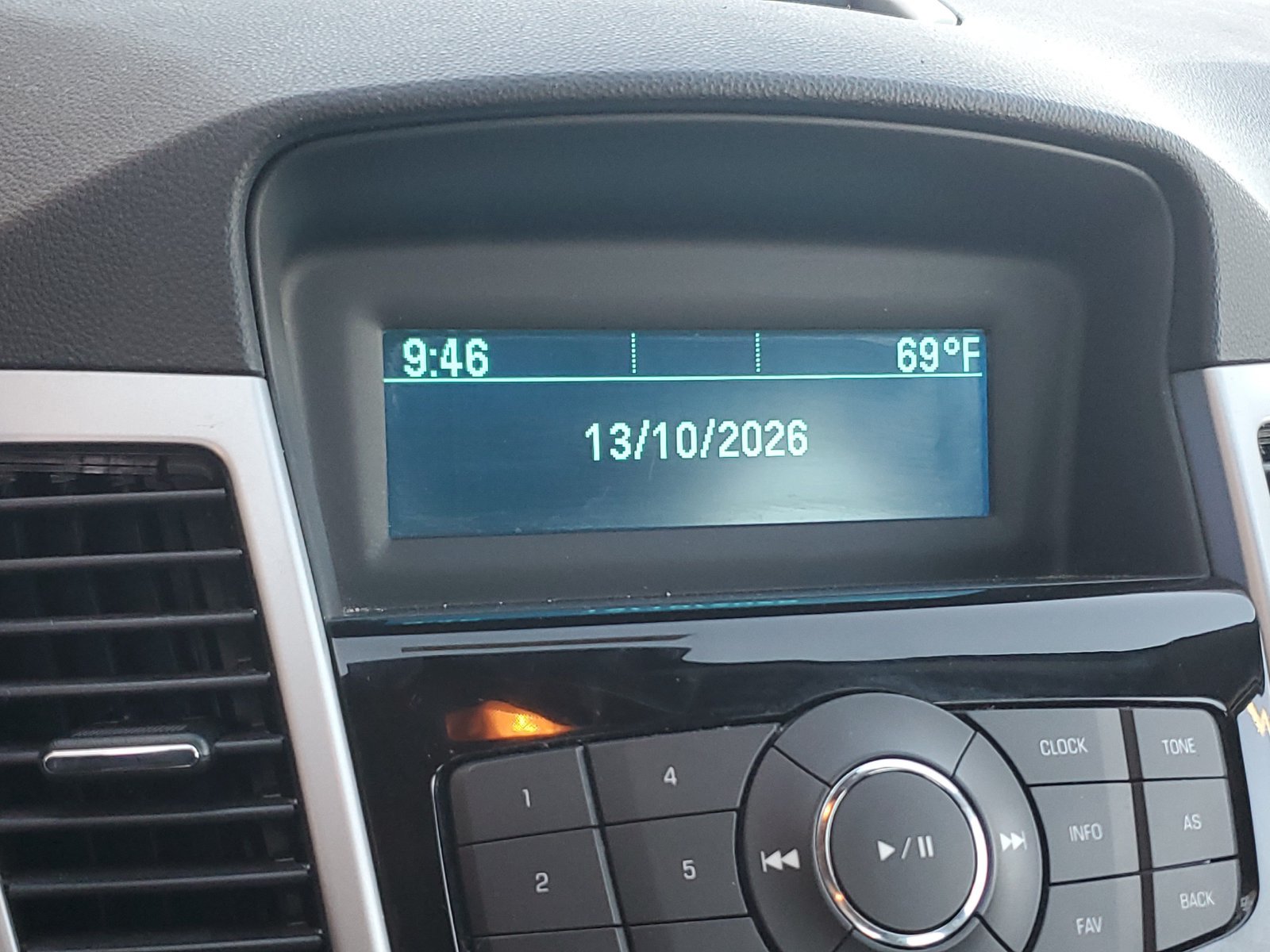 Used 2014 Chevrolet Cruze LS FWD image 25