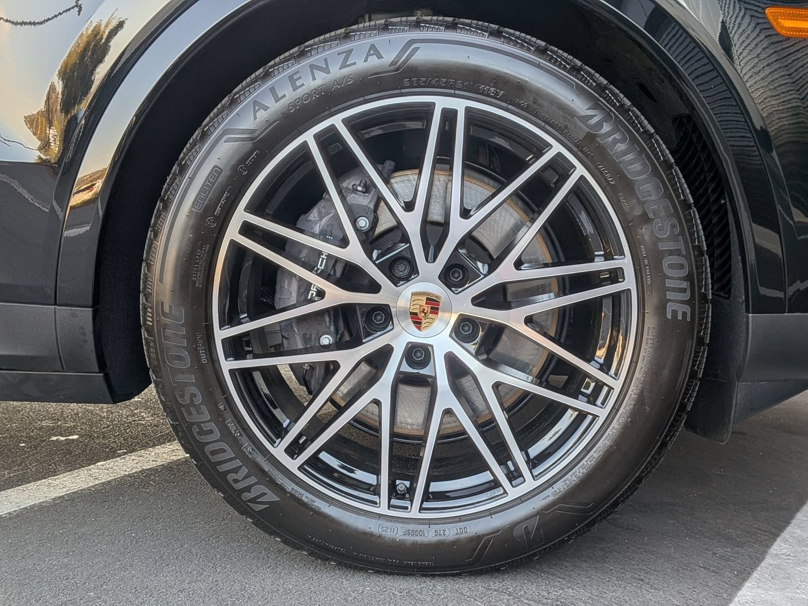 Certified 2025 Porsche Cayenne AWD/4WD image 12