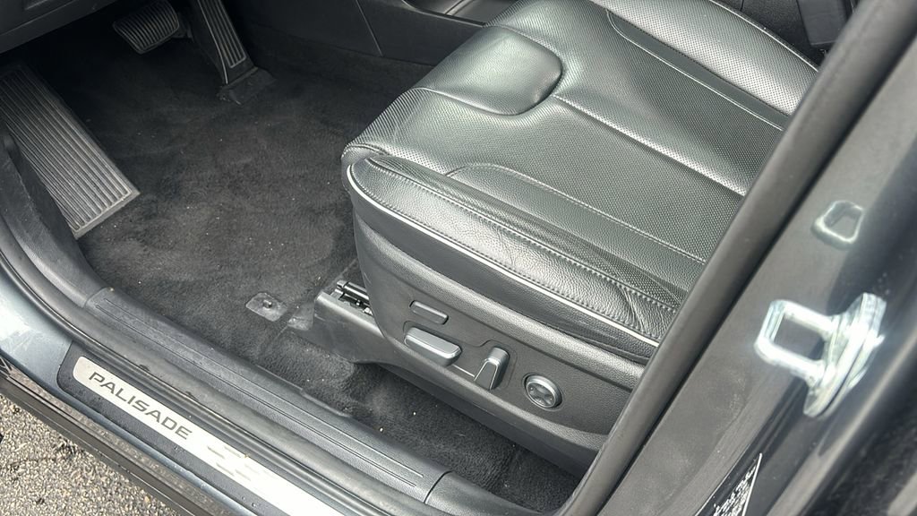 Used 2024 Hyundai Palisade Limited image 26