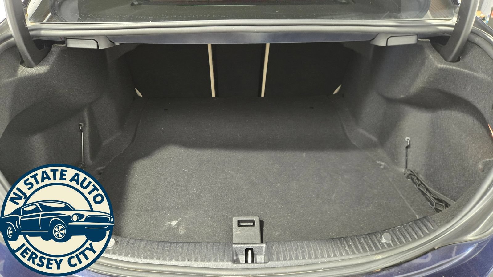 Used 2018 Mercedes-Benz C 300 4MATIC Sedan w/ Premium Package image 33