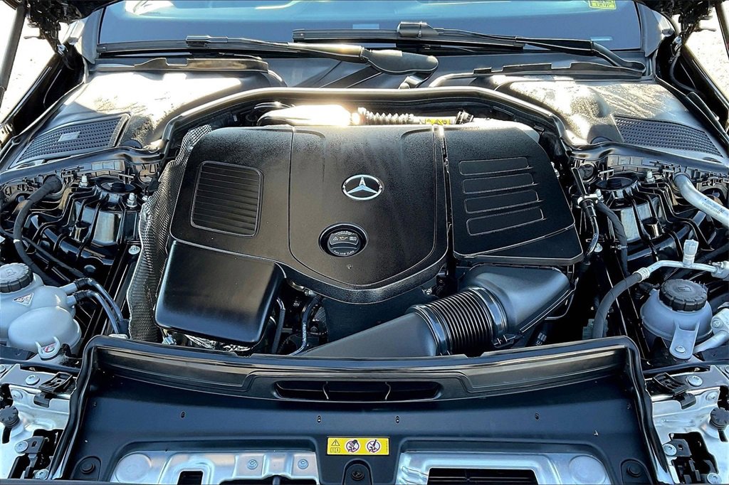 Used 2025 Mercedes-Benz C 300 4MATIC Sedan image 9