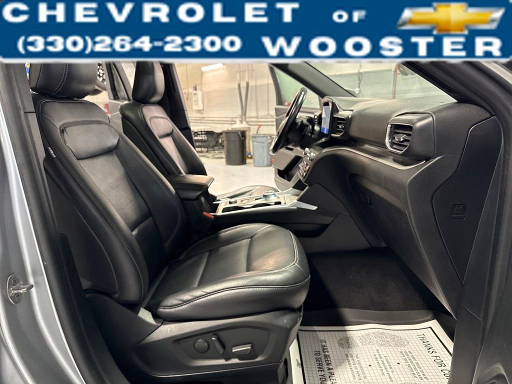 Used 2020 Ford Explorer XLT w/ Equipment Group 202A image 27