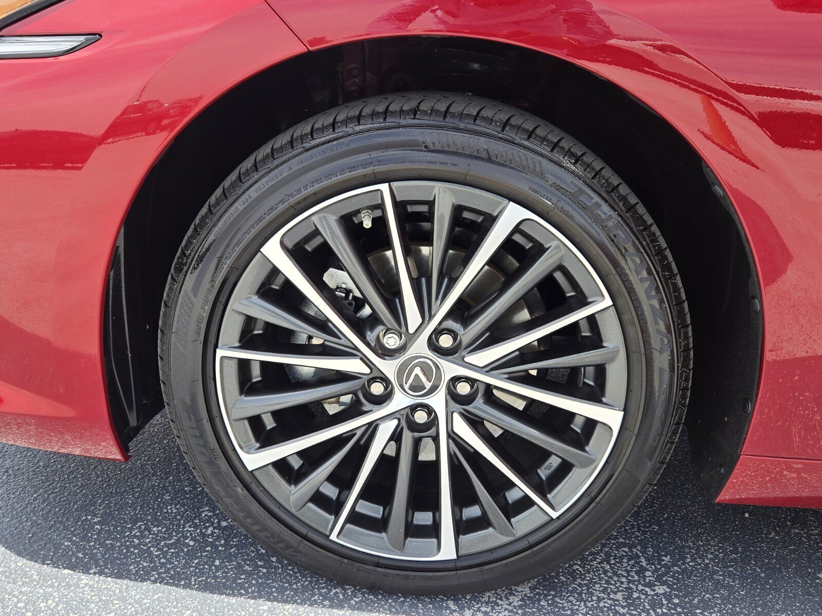 Certified 2025 Lexus ES 300h w/ Premium Package image 16