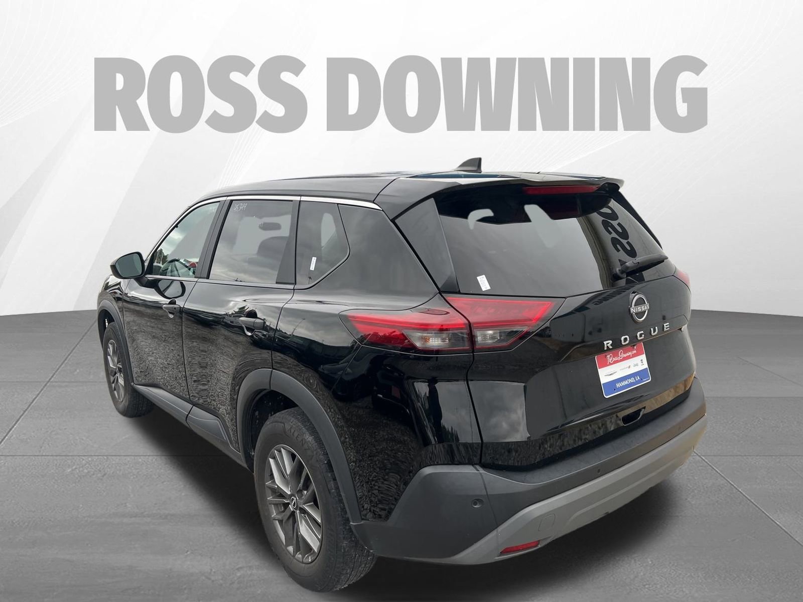 Used 2023 Nissan Rogue S image 6