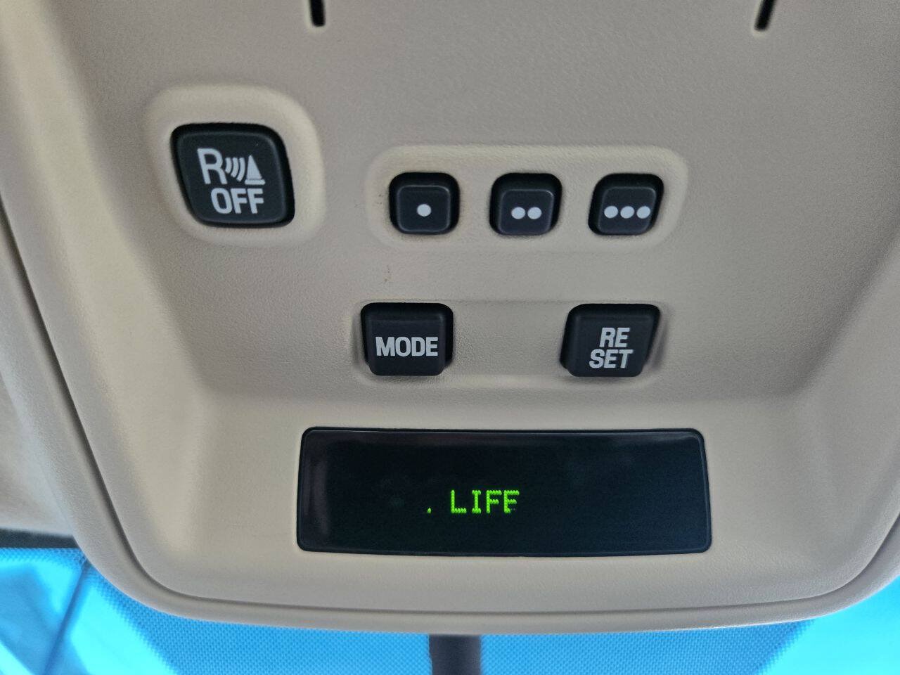 Used 2005 Lincoln Town Car Signature RWD image 21