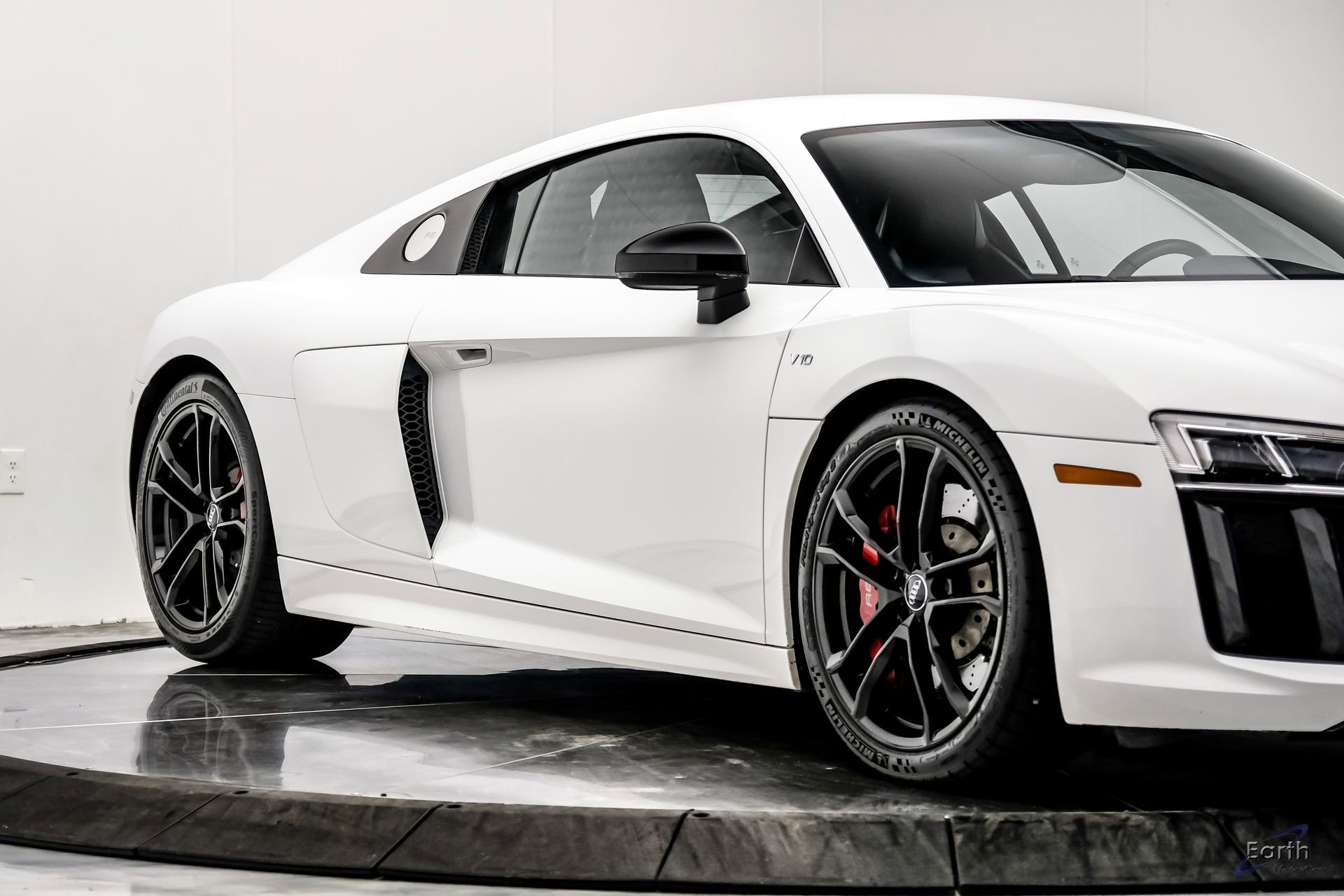 Used 2018 Audi R8 V10 RWD image 32