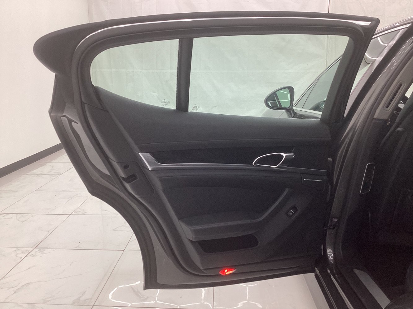 Used 2013 Porsche Panamera S RWD image 23