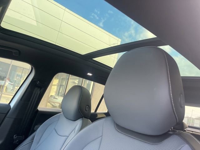 New 2026 Volkswagen Tiguan SE R-Line image 30