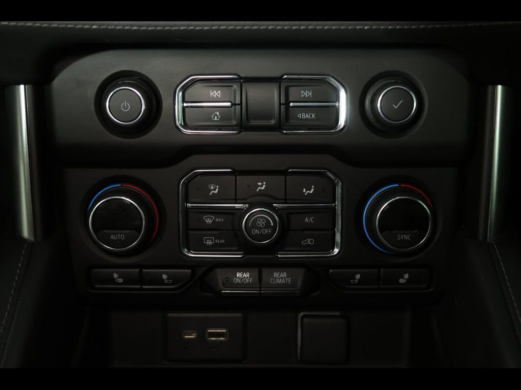 Used 2021 Chevrolet Tahoe Z71 w/ Z71 Signature Package AWD/4WD image 29