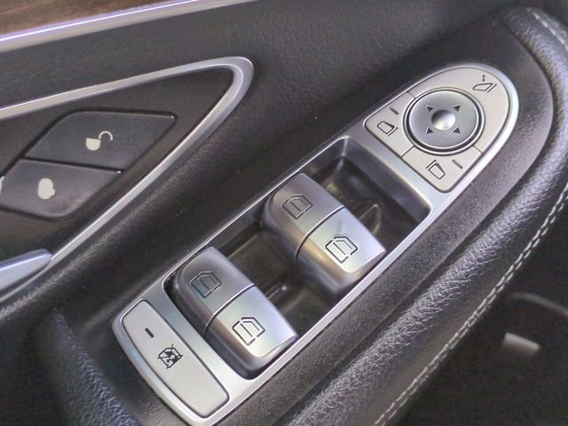 Used 2017 Mercedes-Benz GLC 300 4MATIC w/ Premium 2 Package image 25