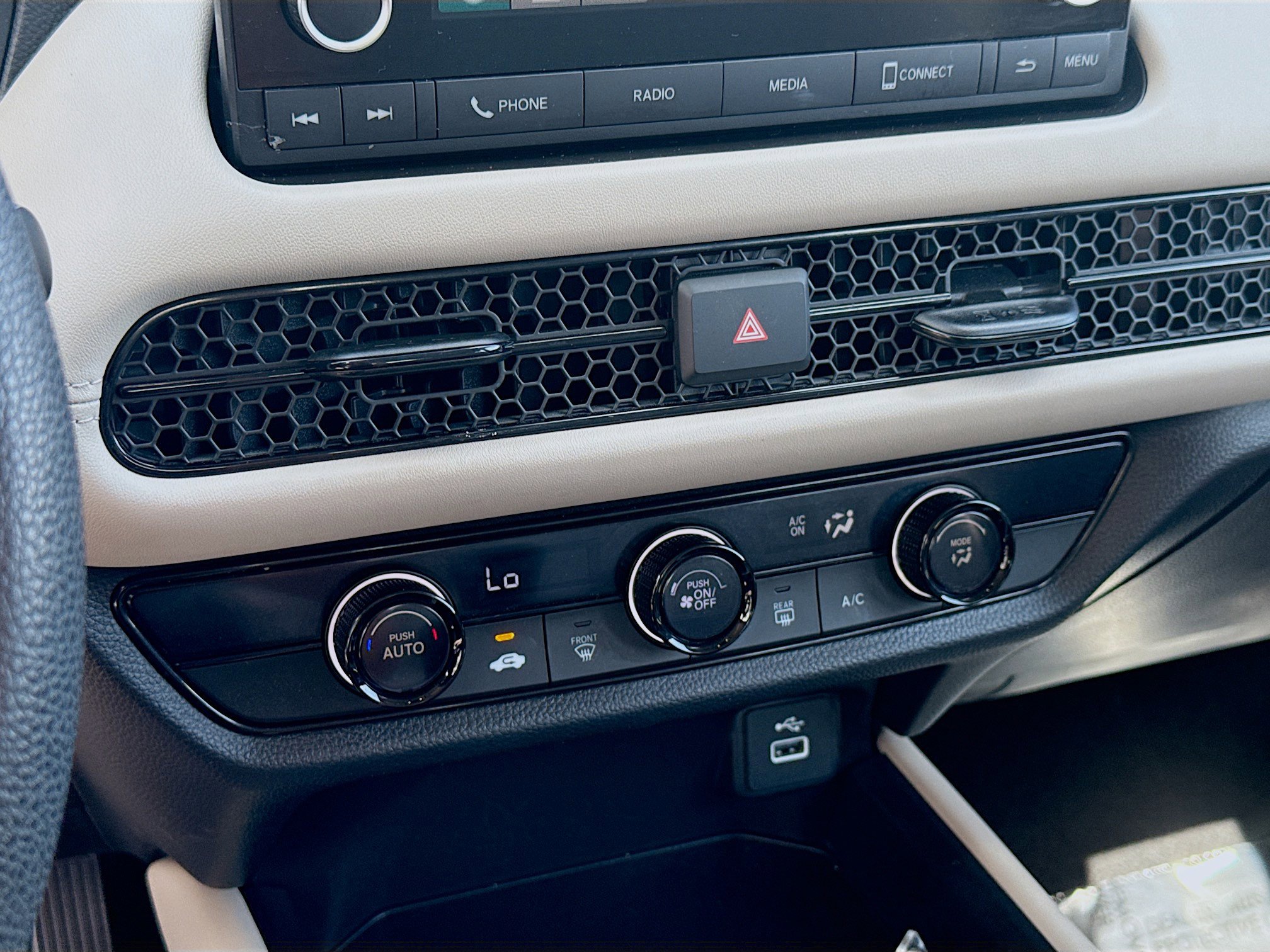 Used 2024 Honda HR-V LX image 12