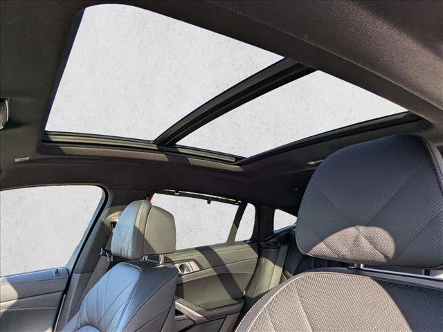 Used 2023 BMW X6 M50i w/ Shadowloine Package AWD/4WD image 15