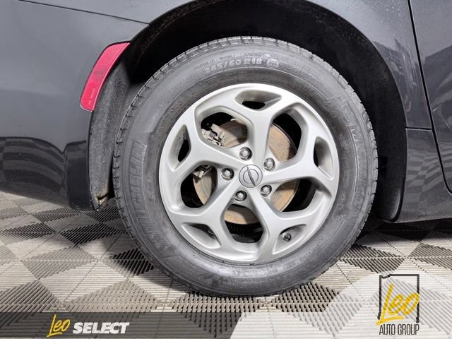 Used 2022 Chrysler Pacifica Limited FWD image 19
