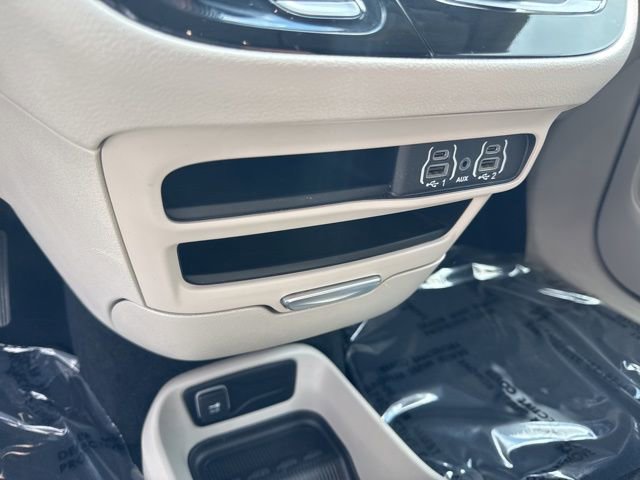 Used 2023 Chrysler Voyager LX FWD image 26
