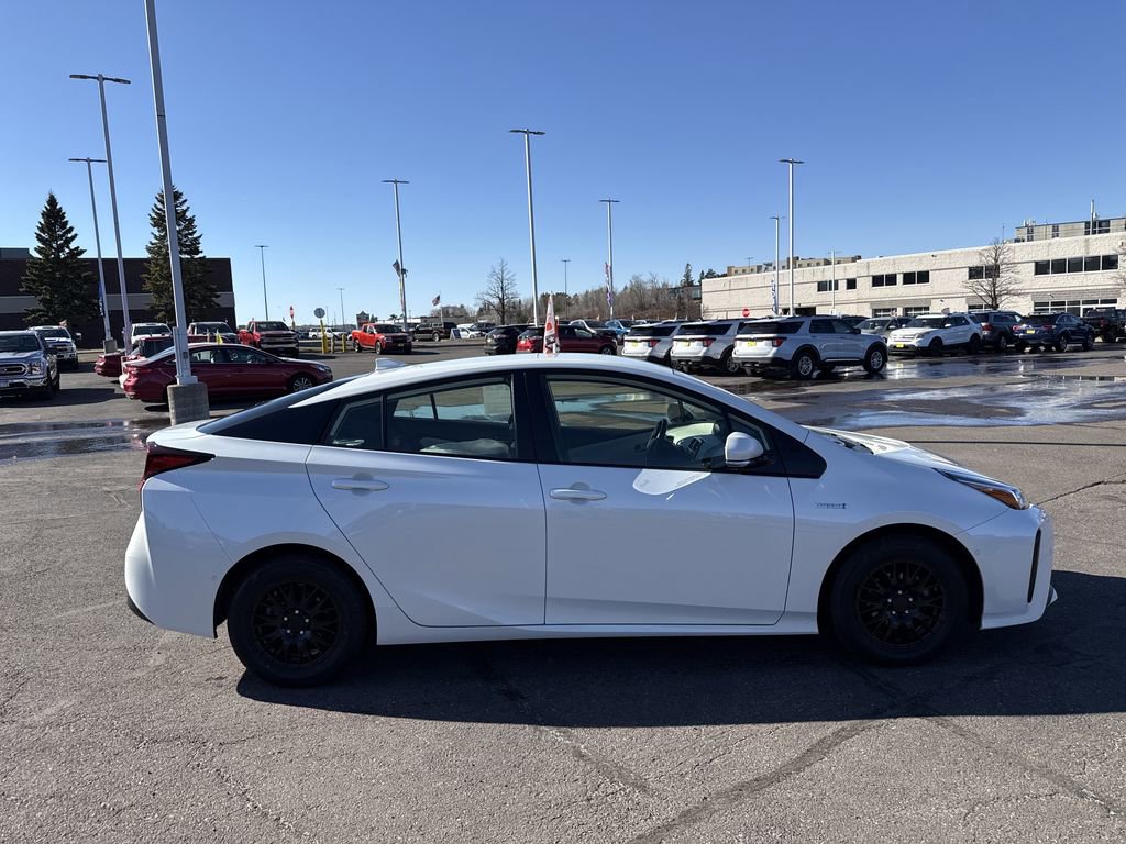Used 2019 Toyota Prius LE FWD image 4