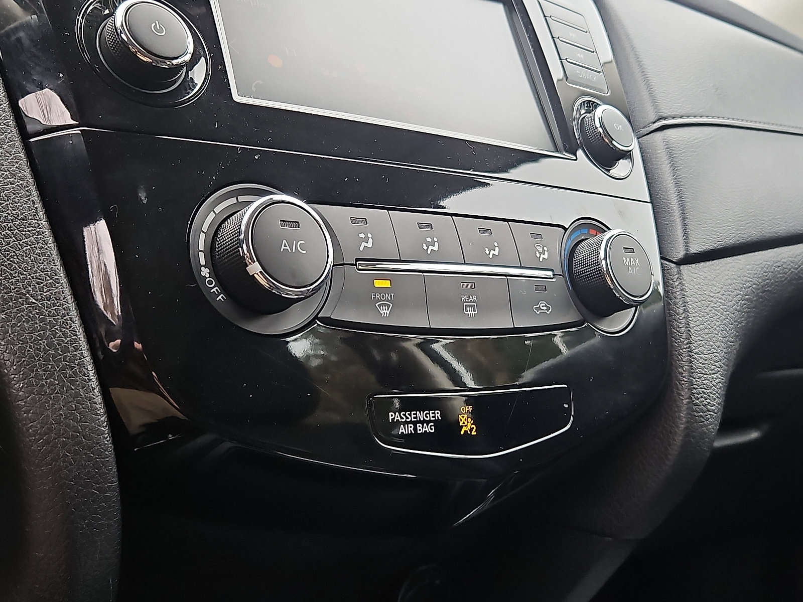 Certified 2019 Nissan Rogue S image 15