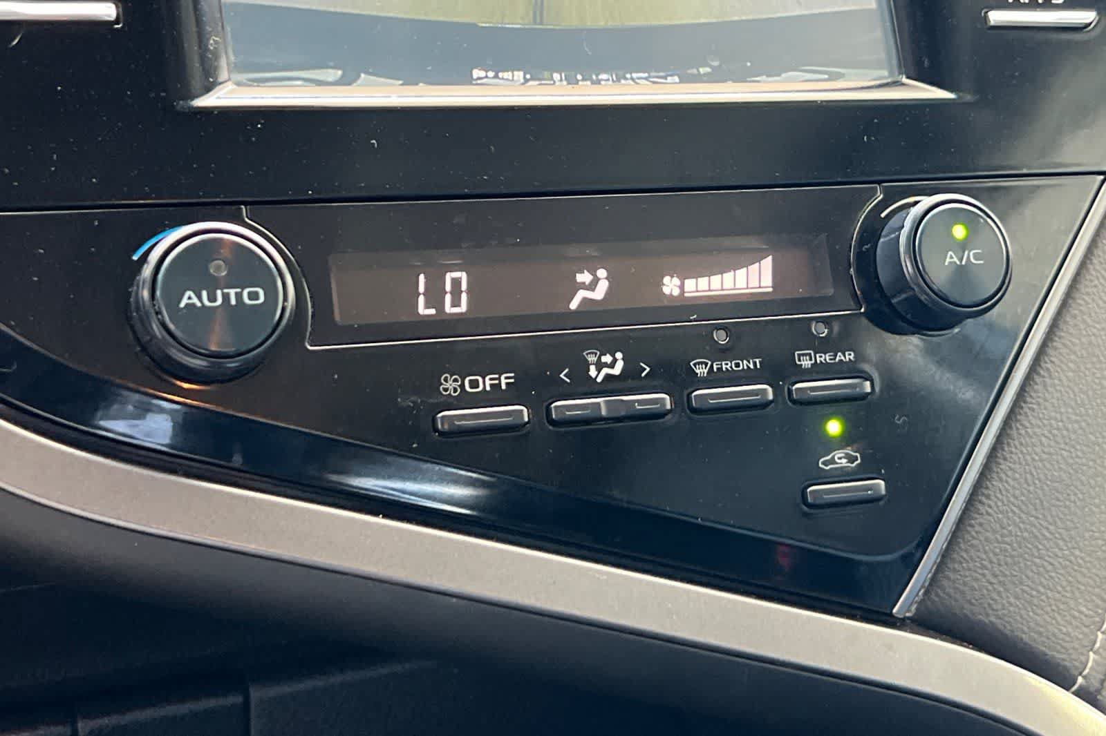 Used 2019 Toyota Camry SE FWD image 22