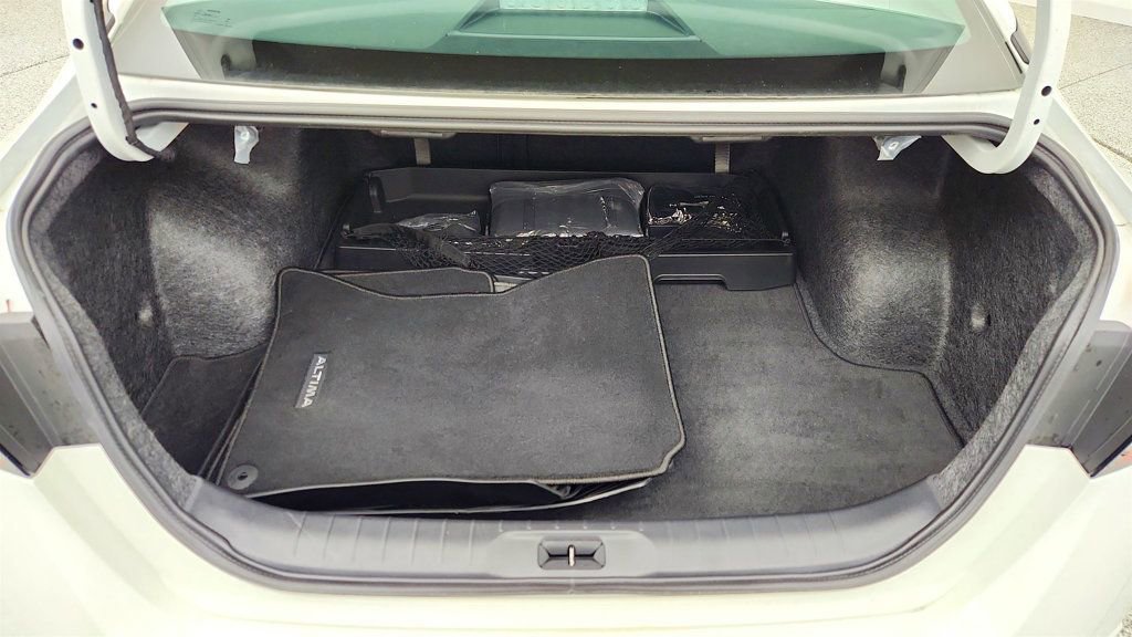 Used 2025 Nissan Altima 2.5 SV image 19