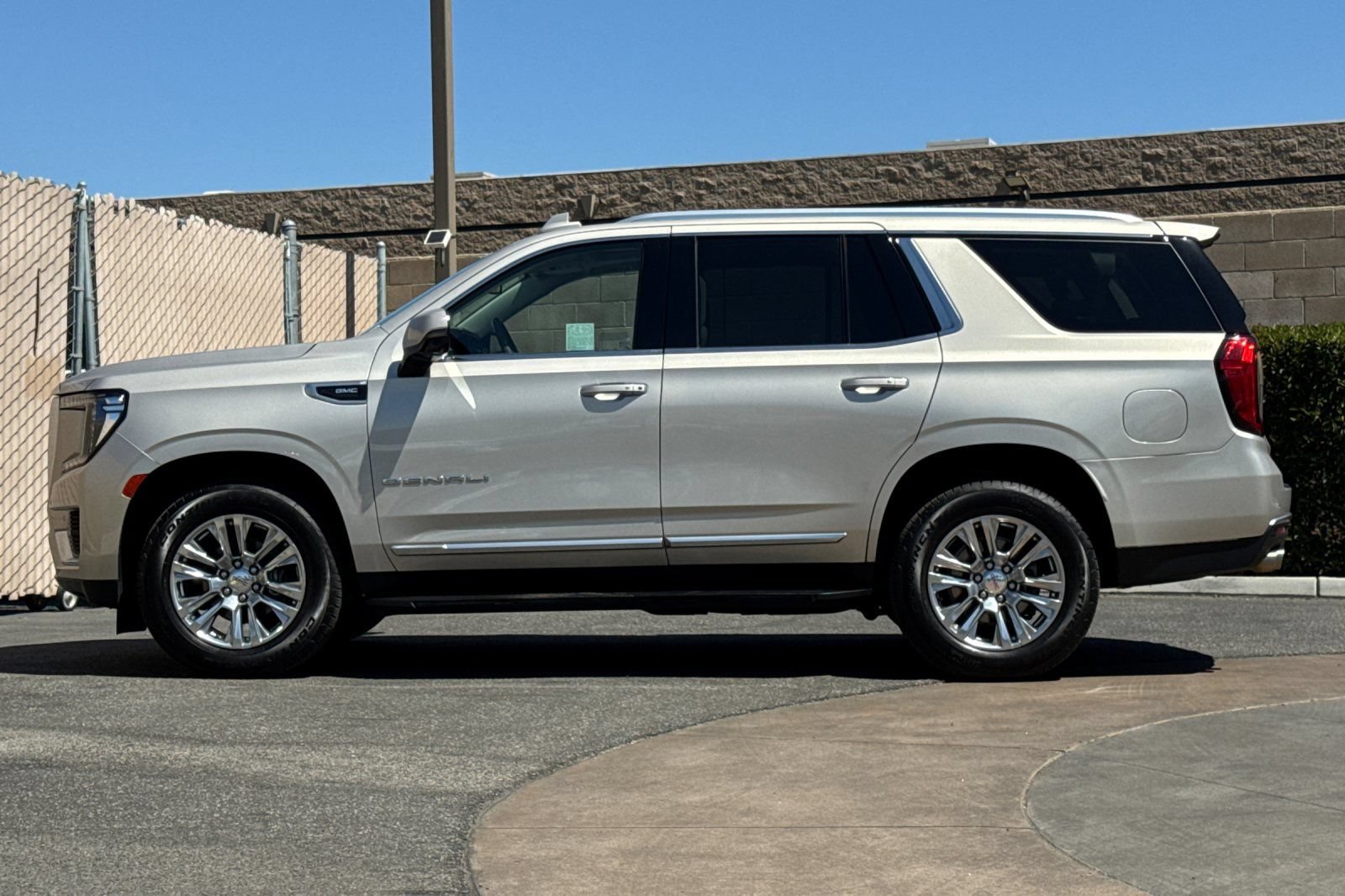 Certified 2023 GMC Yukon Denali AWD/4WD image 7