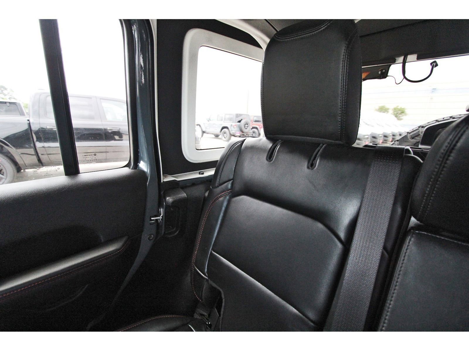 Used 2024 Jeep Wrangler Unlimited Rubicon image 14