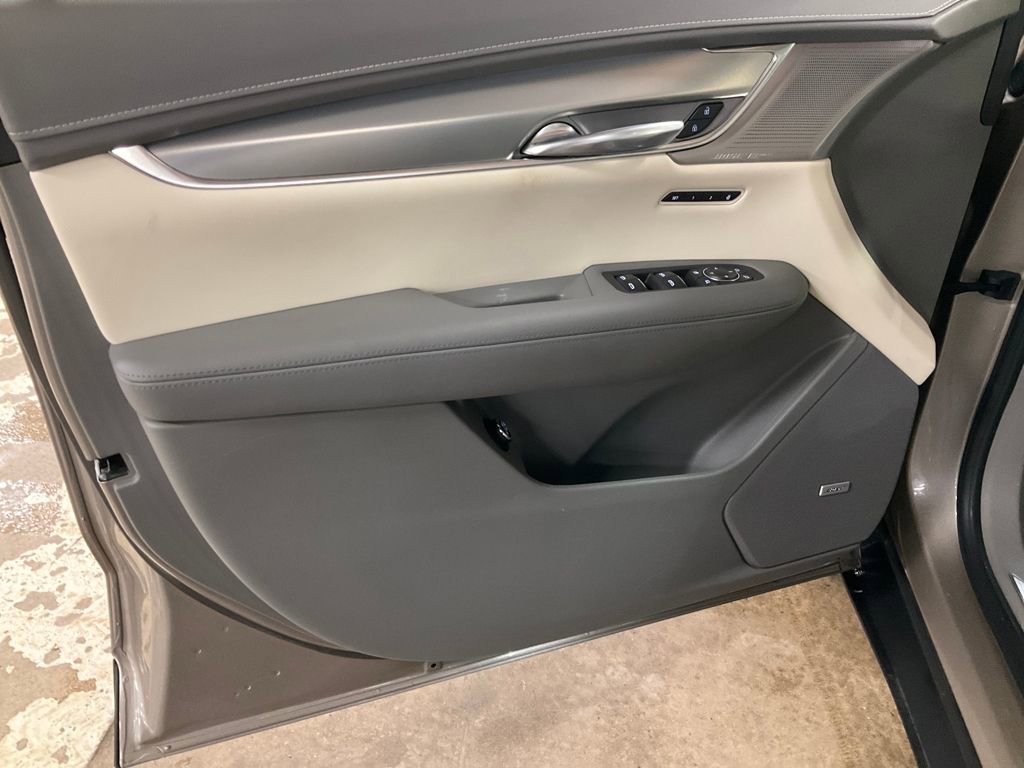 Used 2022 Cadillac XT5 Premium Luxury image 11