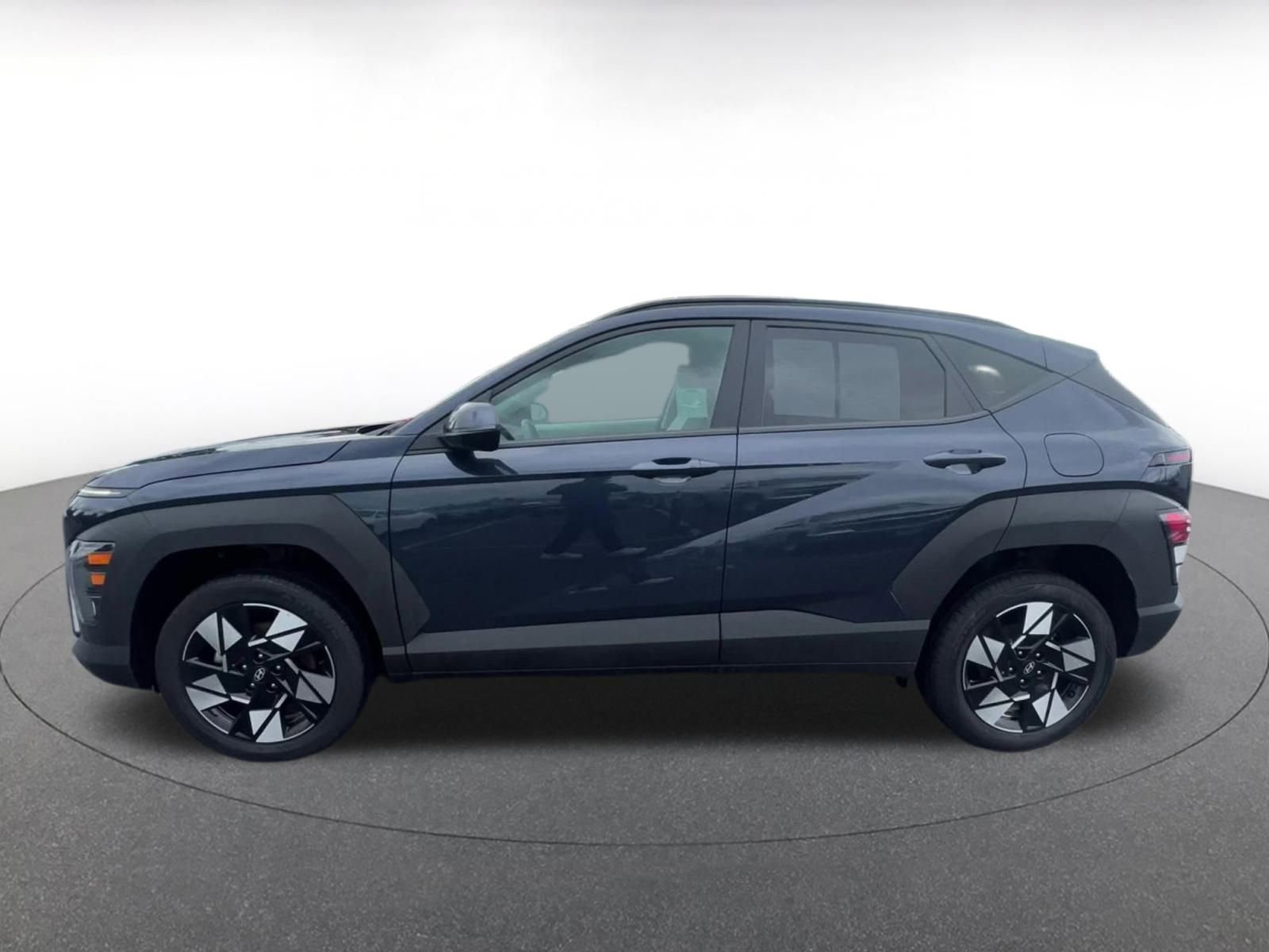 Used 2025 Hyundai Kona SEL image 9