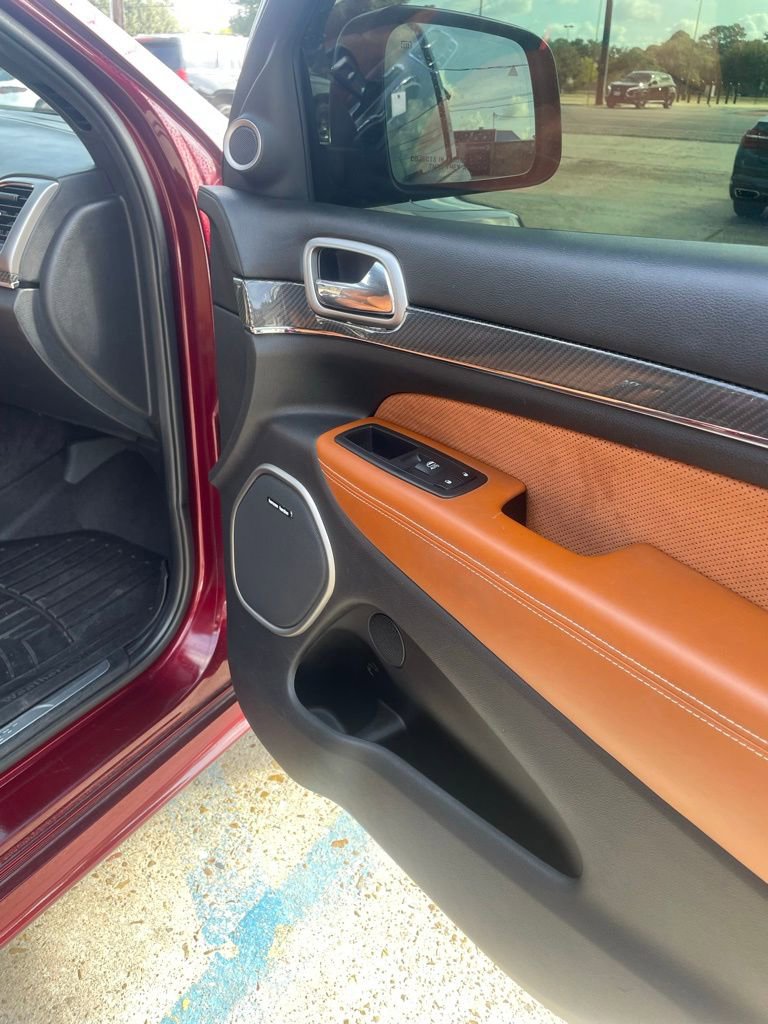 Used 2017 Jeep Grand Cherokee SRT image 16