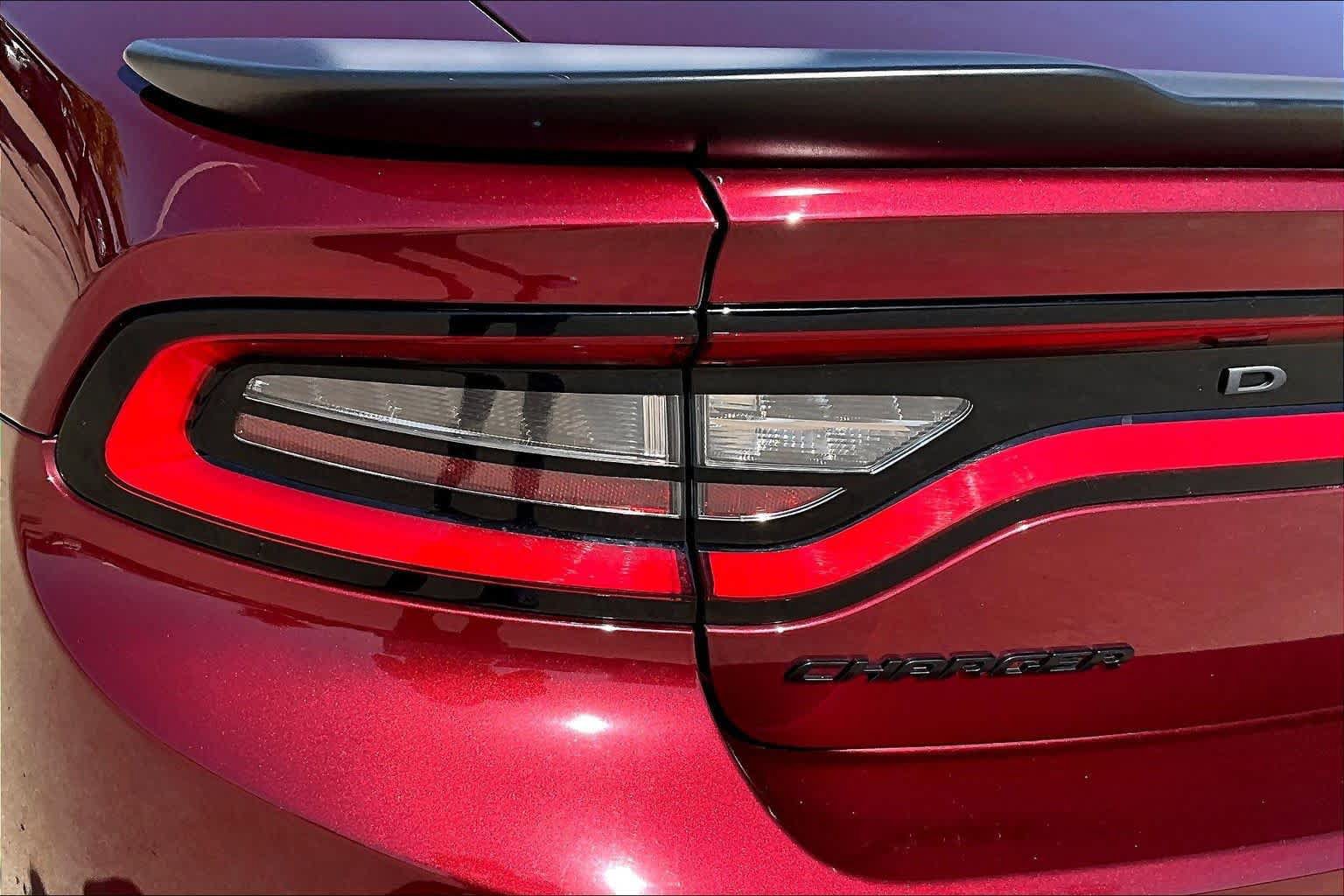 Used 2020 Dodge Charger SXT w/ Blacktop Package RWD image 27