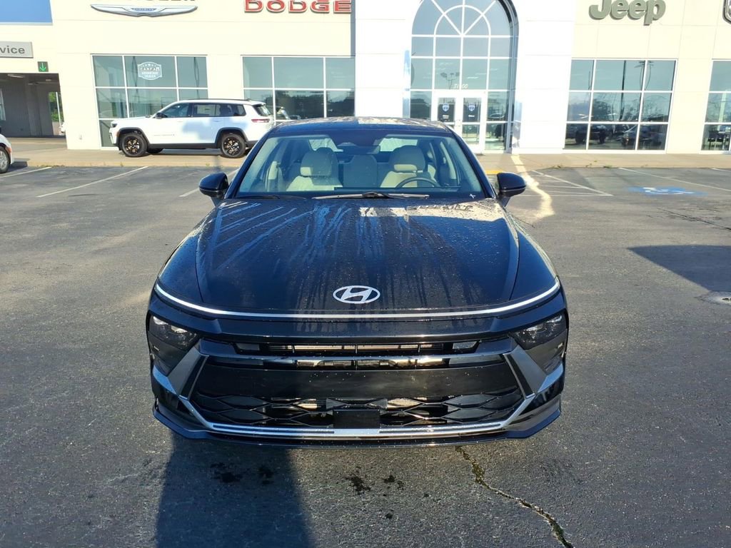 Used 2025 Hyundai Sonata SE FWD image 2