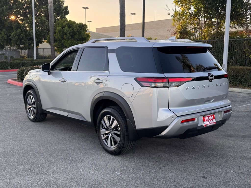 New 2025 Nissan Pathfinder SL image 5