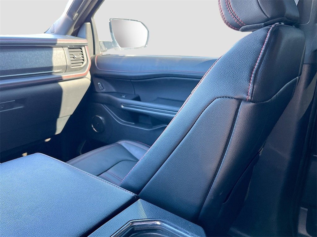Used 2023 Ford Expedition Limited image 25