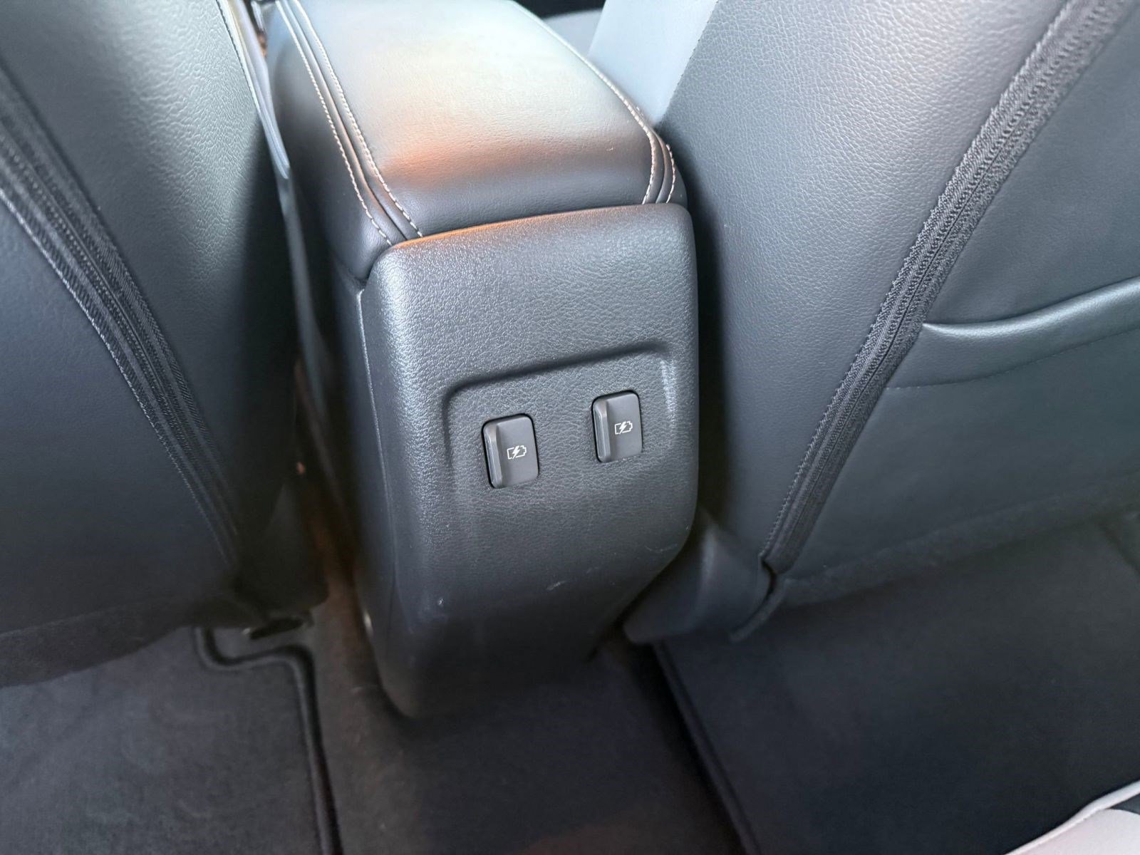 Certified 2023 Nissan Kicks SR w/ SR Premium Package image 22